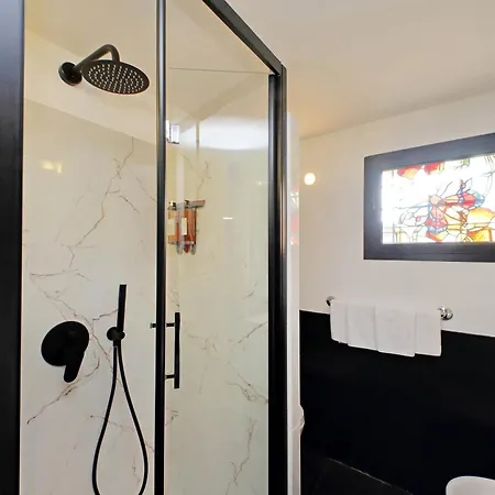 Michelangelo Charmsuite Апартаменты Рим