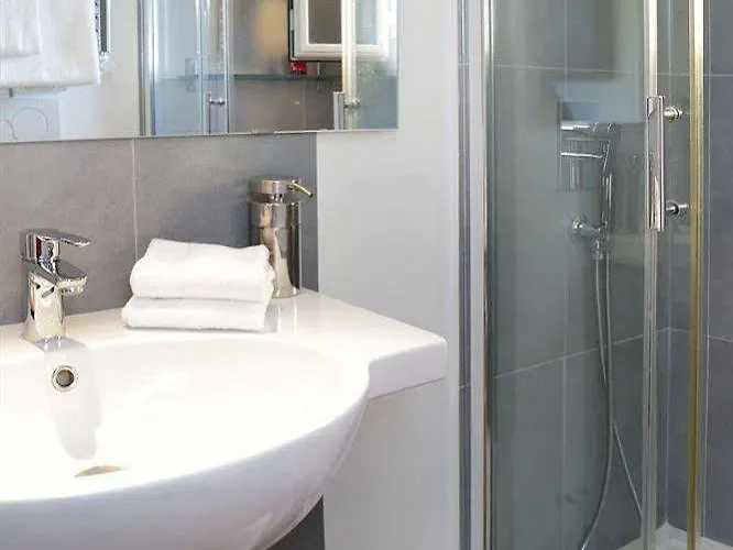 Michelangelo Charmsuite